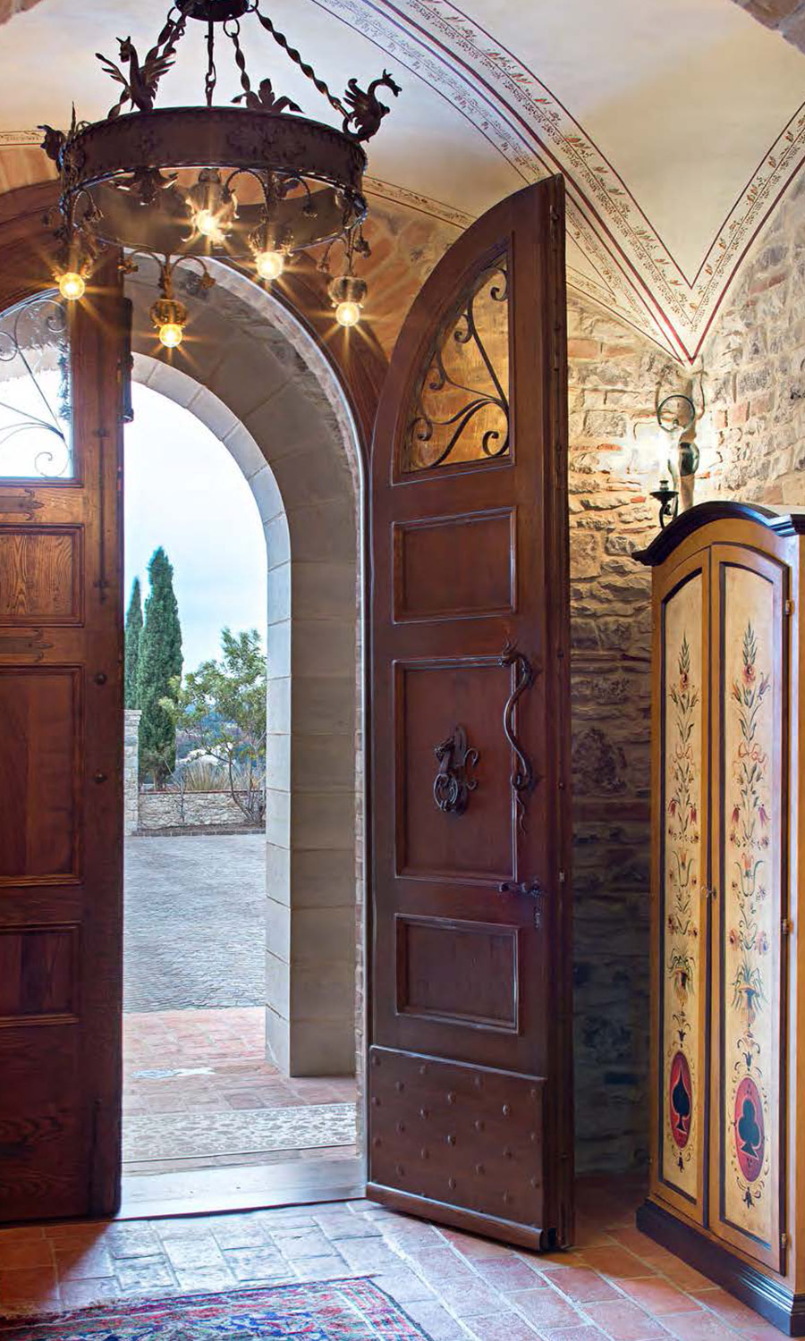 Entrance doors